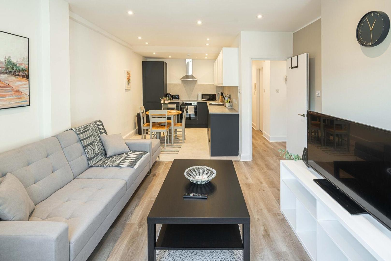 Modern 2br Flat In Soho * London